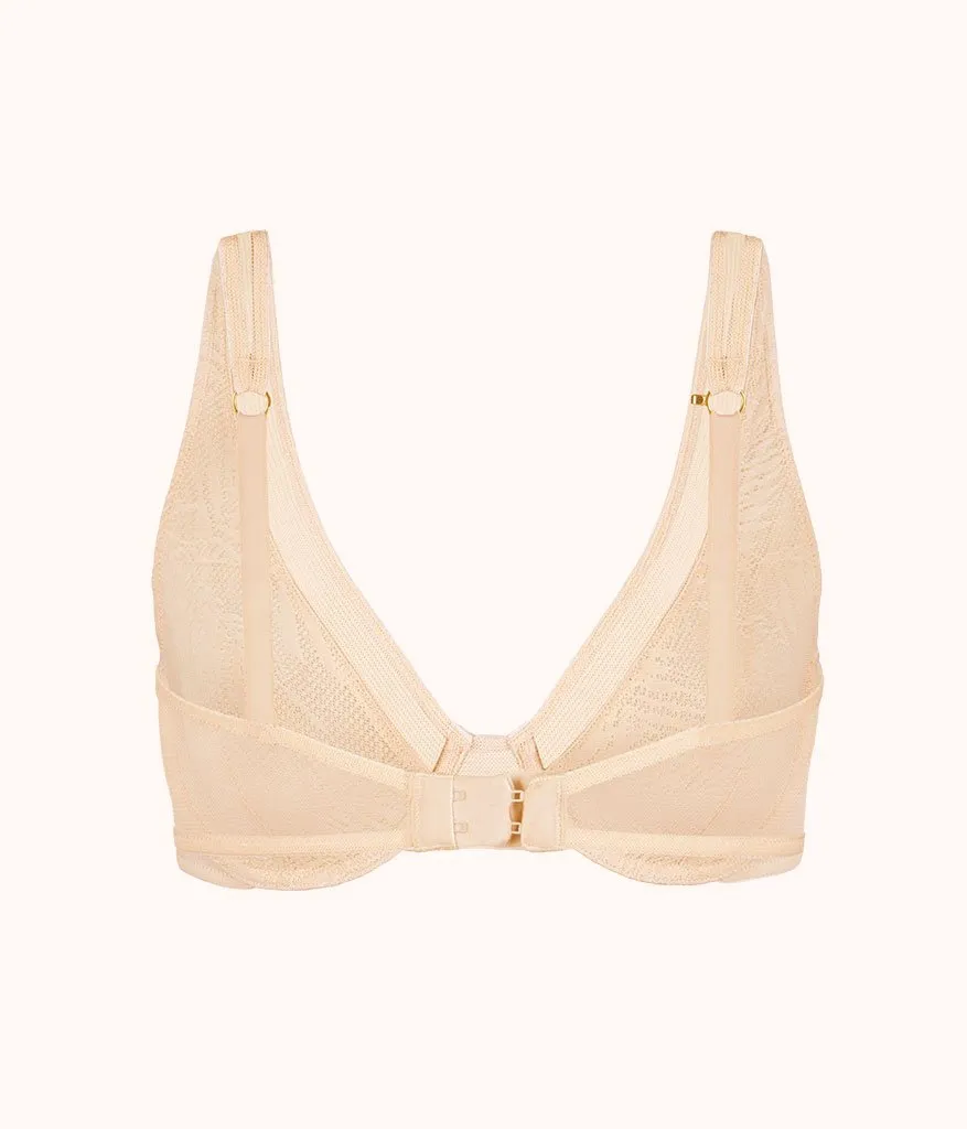 The Smooth Lace Plunge Bra: Toasted Almond
